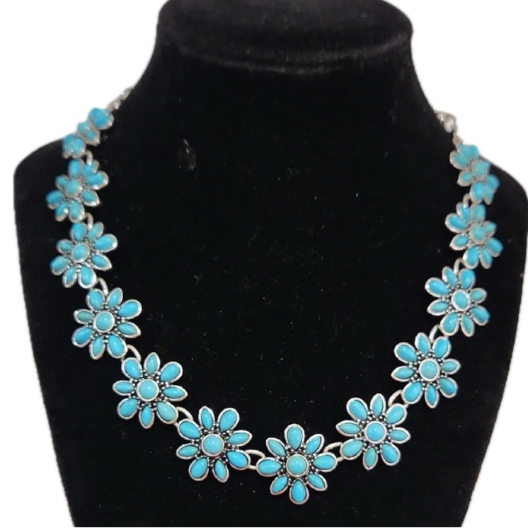 Nwt Piper K Gorgeous Floral Reconstituted Turquoise Necklace 55$